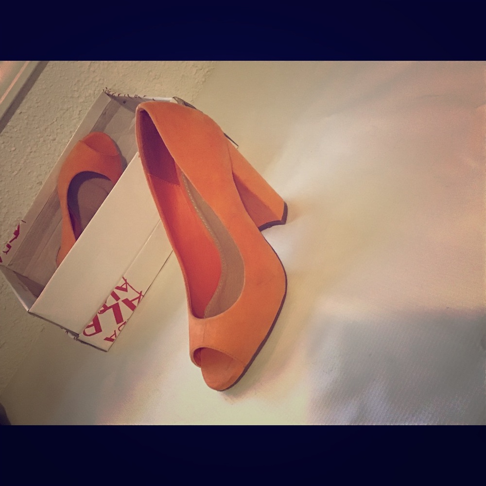 ALBA Orange Peep-Toe Heels